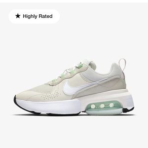 Women’s Nike Air Max Verona - size 7